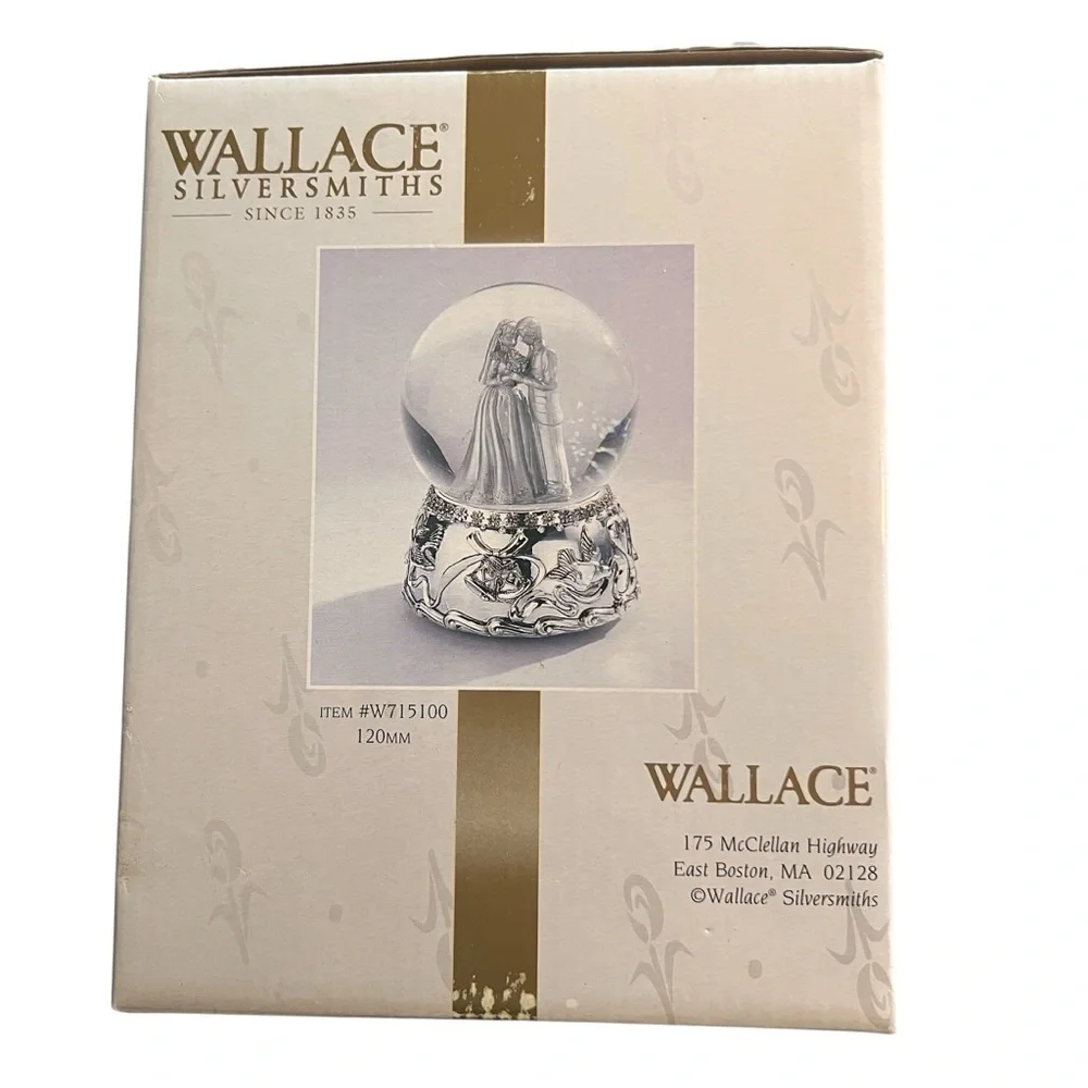 2001 Vintage Wallace Silversmith Musical Wedding Water Globe